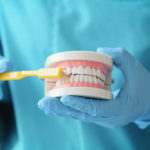 Całościowe leczenie stomatologiczne – znajdź trasę do zdrowego i pięknego uśmiechu.